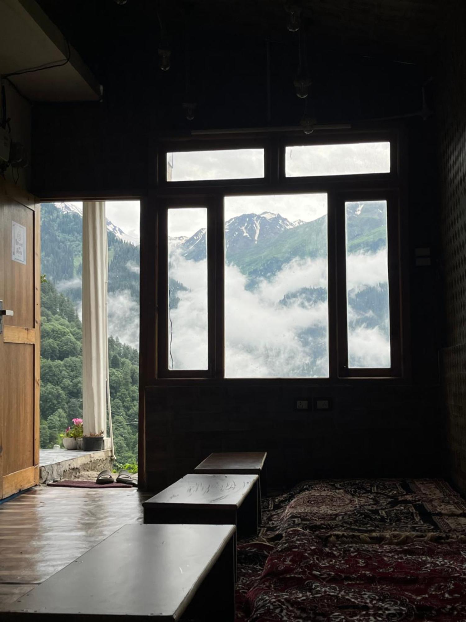 Yellowjackets Hostel Tosh Dış mekan fotoğraf