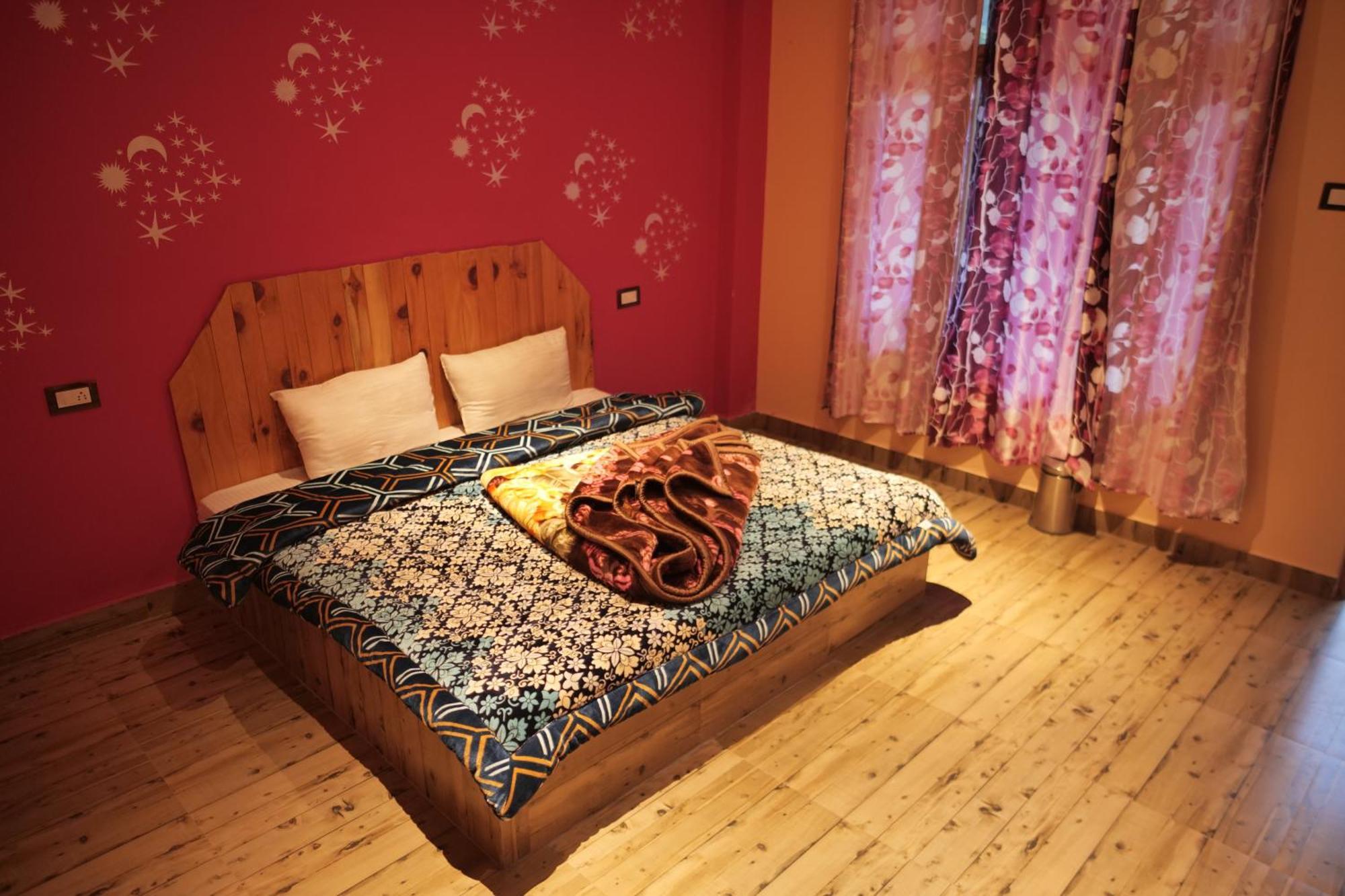 Yellowjackets Hostel Tosh Dış mekan fotoğraf